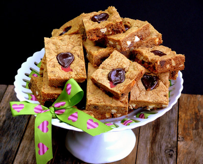 Bleeding-Heart-Chocolate-Chip-Bars
