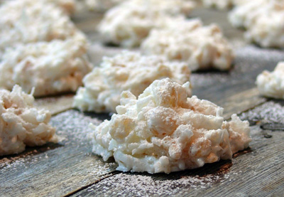 Rice-Krispie-Coconut-Snowballs-