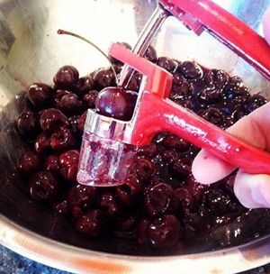 cinnamon-clove-cherry-pie-instagram