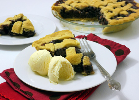 cinnamon-clove-cherry-pie