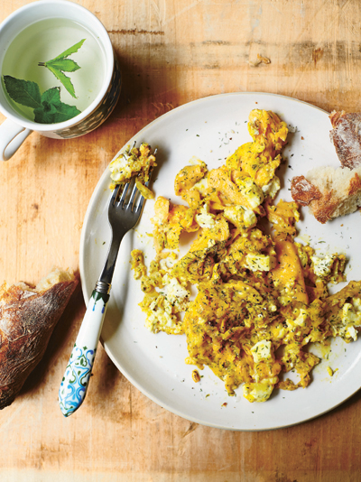 Scrambled eggs feta and dill